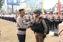 Polda Sumsel Kirim 75 Personel Brimob untuk Operasi Amole II-2026 di Papua Tengah