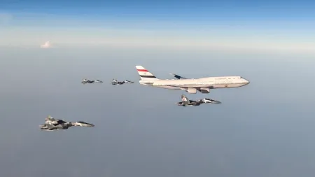 Enam Jet Tempur TNI AU Kawal Pesawat Presiden Mesir