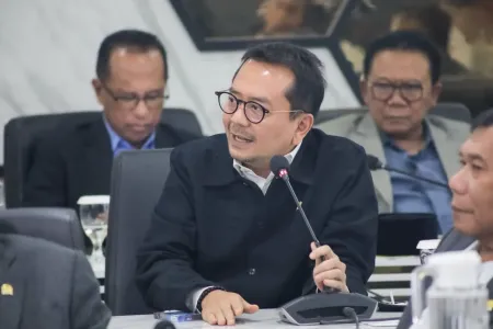 DPR Desak Tiga Kementerian Kompak Kawal Perpres Ojol