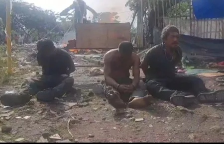 Polisi Grebek dan Bakar Sarang Narkoba di Medan Polonia, 3 Pengguna Diringkus
