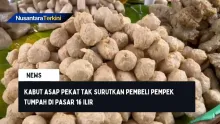 Kabut Asap Pekat Tak Surutkan Pembeli Pempek Tumpah di Pasar 16 Ilir