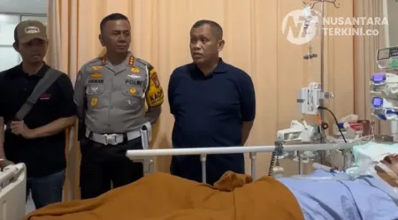 Dirlantas Polda Metro Jaya Jenguk Driver Ojol Korban Tabrakan Mobil Listrik di Blok M