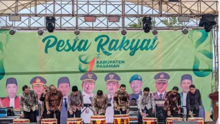 Dentuman Gandang Tambua Tandai Pembukaan HUT ke-81 Pasaman