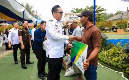 Tingkatkan Kesejahteraan Nelayan, Pemko Medan Salurkan BPJS Ketenagakerjaan dan Bantuan Pangan