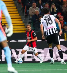Sikat Udinese 2-0, AC Milan Tembus Empat Besar ​