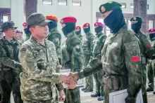 Panglima TNI Naikkan Pangkat 136 Prajurit di Papua, Ini Pesan Tegas Agus Subiyanto
