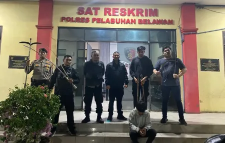 Tawuran Remaja Nyaris Pecah di Medan Labuhan, Polisi Amankan Pemuda dan 7 Senjata Tajam