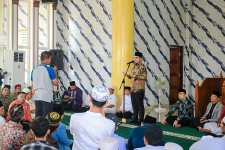 Rico Waas Tegur Camat dan Lurah Soal Sampah ​
