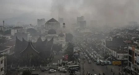 Asap Selimuti Hampir Seluruh Sumut, Jarak Pandang Turun hingga 1 Kilometer