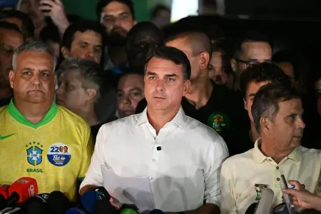 Buntut Pelarian Flavio Bolsonaro, Brasil Panggil Kuasa Usaha Argentina