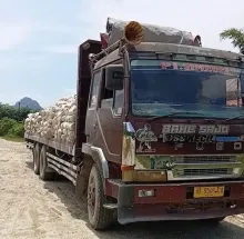 Truk Semen Tanpa Penutup di Tapteng Ancam Kesehatan Warga ​
