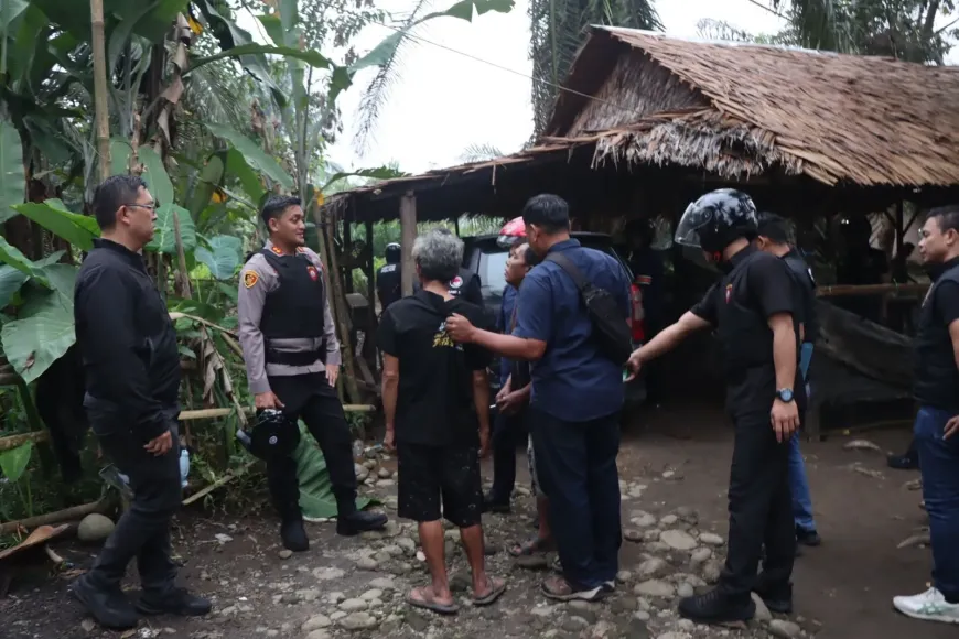 Suasana penggerebekan lokasi narkoba yang dipimpin Kapolres Binjai AKBP R. Bimo Moernanda, S.I.K., M.H. bersama TNI dan BNN. (Foto: Polres Binjai)
