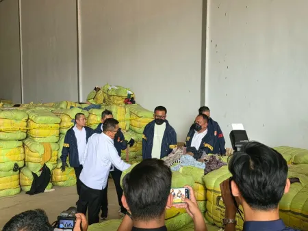 Bareskrim Gerebek Gudang Balpres Ilegal di Subang, 1.257 Pakaian Bekas Senilai Rp15 Miliar Disita
