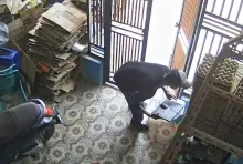 Lupa Kunci Pagar, Laptop dan Sepatu Sekolah Milik Warga Deliserdang Raib Digondol Maling: Pelaku Terekam CCTV